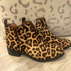 NWOT FRANCO SARTO Womens Leather Leopard Bootie. Size 8